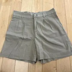earth music &ecology ベージュ　ショートパンツ　Sサイズ