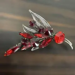 昭和レトロなブローチ。