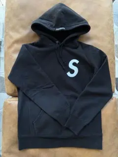 sロゴ パーカー