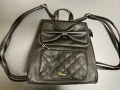 リボン付き黒リュック