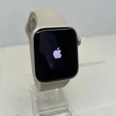 AppleWatchSE第2世代GPSモデルの40mmスターライトスポーツバンド