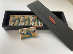 九谷焼　木箱入り花柄陶器製箸置き5個セット　お正月や祝膳にも