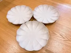 花びら型陶器皿【3枚】✳︎ 服or鞄or靴2点ご購入で安い方半額！