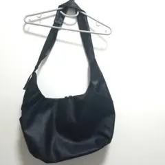 GU　コク―ンショルダーバッグのサムネイル