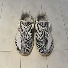 adidas YEEZY BOOST 350 V2 ホワイト/ブラック