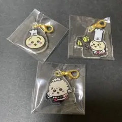 ちいかわレストラン　ミニアクリルチャーム　3個セット　うさぎ　ラッコ