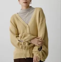 【AZUL BY MOUSSY】袖ドロスト Vネック ニット黄色　カーディガン