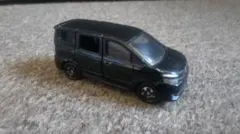 トミカ 107 トヨタ ヴォクシー