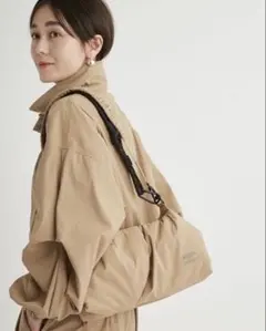 新品2026年 カシュカシュ ショルダー巾着ギャザーバッグ 7590円 - メルカリ