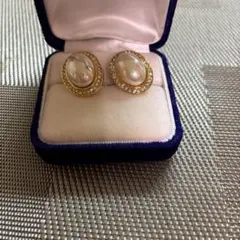 パールとクリスタルのゴールドイヤリング