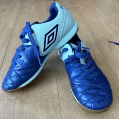 Umbro ACRCT フットサルシューズ 青22.0幅広