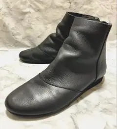 美品　ショートブーツ あしながおじさん レザー シボ加工　22.5cm 黒
