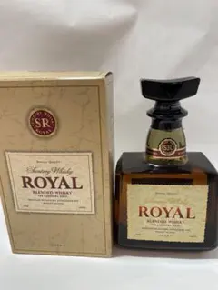 未開栓 Suntory Whisky Royal 700ml 箱付きのサムネイル