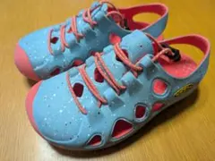 【美品】KEEN サンダル ライトブルー　18cmのサムネイル