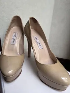JIMMY CHOO プラットフォームエナメルパンプス ベージュ38のサムネイル