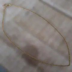 ゴールドカラーのチェーンネックレス 調整可能