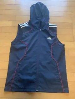 アディダス　ベスト