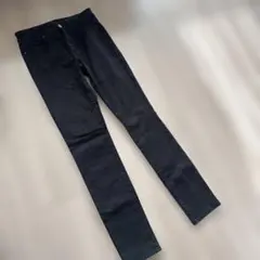 ユニクロ　ブラックスキニーデニム
