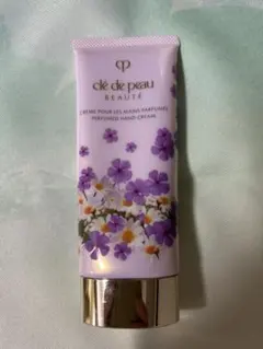 クレドポー　クレームプールレマンパフュメ