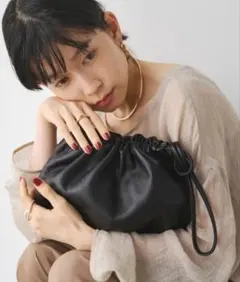 極美品✨️russet ラシット　レザー巾着　4WAY ショルダーバッグ　黒