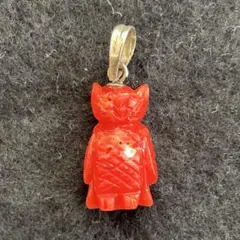 天然珊瑚　チャーム　ペンダントトップ　フクロウ　手彫り　縁起物　魔除け