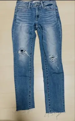 AZUL BY MOUSSY スキニーデニム ブルー　22センチ