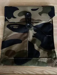 APE エイプ　BAPE ポーチ　カモフラ　迷彩　コットン製　美品のサムネイル