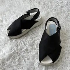 美品✨fitfit サンダル バックストラップ クロス ブラック M 人気 定番のサムネイル