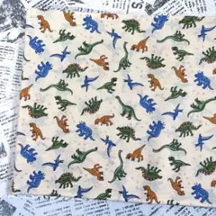 シーチング生地 恐竜 アイボリー 2m SALE