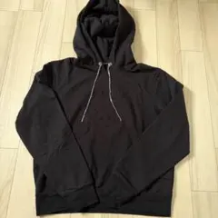 ラインストーン付き　GUESS ブラックパーカーのサムネイル