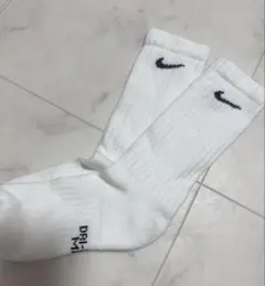 【正規品】NIKE　ナイキ　靴下　23〜25cm　白1足