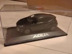 トヨタ アクア 1/30カラーサンプルのサムネイル