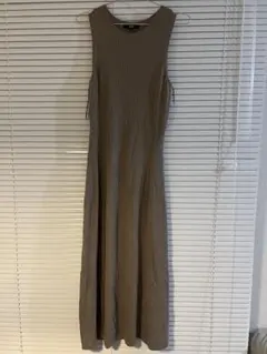 UNIQLO ノースリーブロングワンピース ベージュ