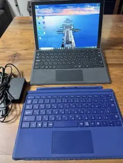 Surface Pro 5 バックライト付キーボード　ブラックとブルー