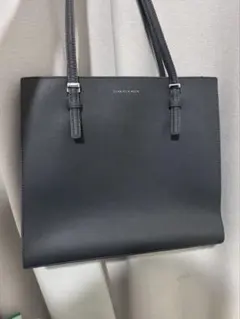 CHARLES & KEITH トートバッグ ダークグレー - メルカリ