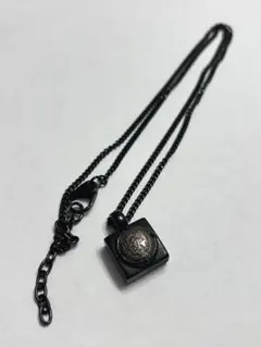 DIESEL ブレイブマン ブラックステンレス スクエアペンダント ネックレス