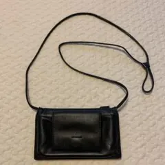 値引きしました！ブラックレザーショルダーバッグ　ear