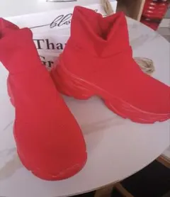 レディース スポーツ スニーカー レッド　23.5