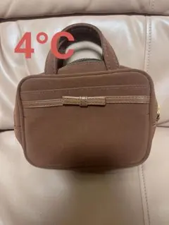 4℃ ヨンドシー　手提げポーチ　ミニカバン　ミニポーチ　ブラウン　レディースのサムネイル