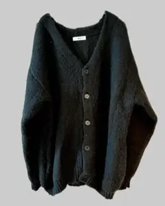 ブラック Vネック カーディガン