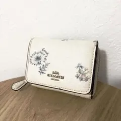 【24時間以内発送⭐︎】COACH 花柄 三つ折り財布