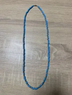 青色ビーズロングネックレス