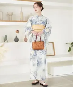 【人気品薄】しまむら×うさこまさんコラボ 浴衣セット中黒 椿 へこ帯・腰ひも付 人気品薄】しまむら×うさこまさんコラボ 浴衣セット中黒 椿 へこ帯