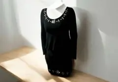 黒の花刺繍ニットセットアップ