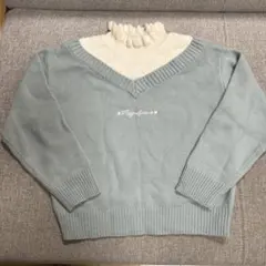 新品　ミントグリーン Vネック セーター 140