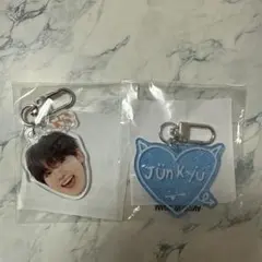 TREASURE ジュンギュ 顔アクキー 喜怒哀楽 ラメアクキー