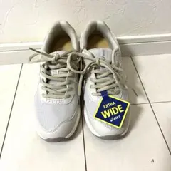 新品タグ付　asics ウォーキングシューズGEL-FUNWALKERのサムネイル