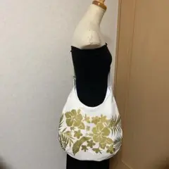 ハワイアンショルダー バッグ♦️ハイビスカス/ゴールド♦️handmade