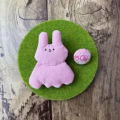【ウサージンのブローチ】オリジナルハンドメイド布製アクセサリー　ピンクダンガリー
