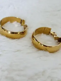 【ヴィンテージ】Monet モネ　ゴールド　フープイヤリング